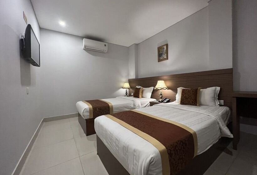 هتل Galaxy Airport