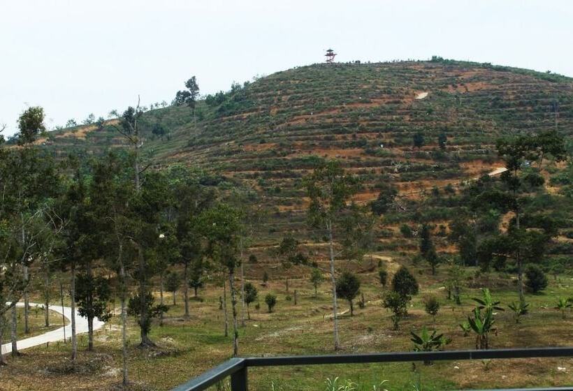 בית מלון כפרי Karak Orchard Resorts