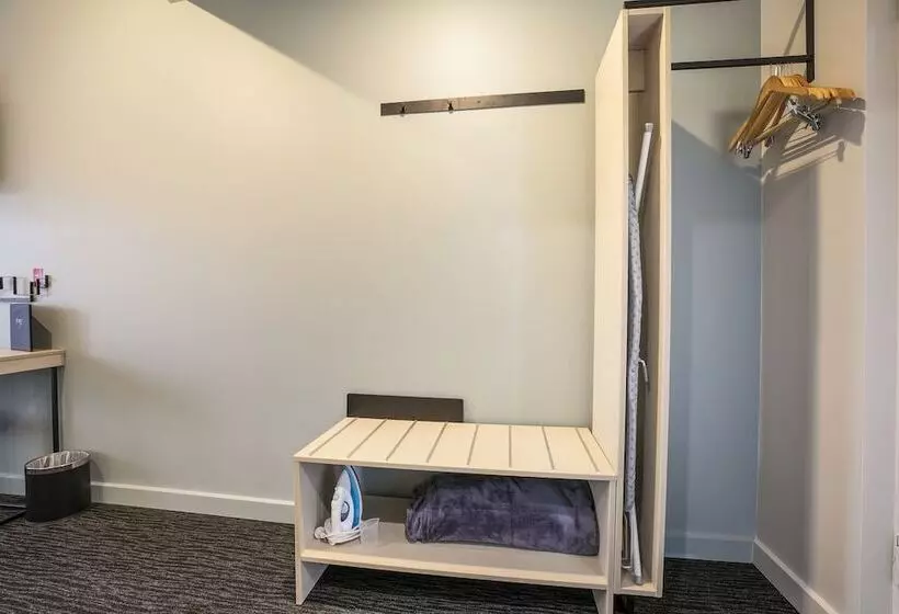 Hotel Nightcap At Excelsior