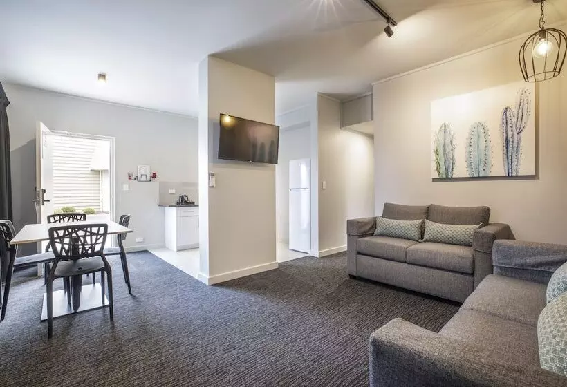 Hotel Nightcap At Excelsior