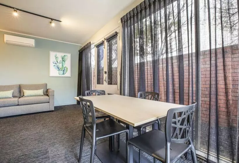 Hotel Nightcap At Excelsior