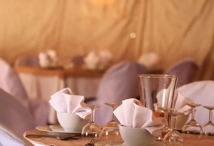 ホテル Saharansky Luxury Camp