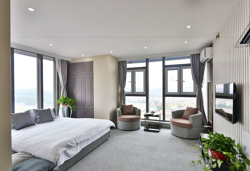 Qingdao Baiyun Apartment