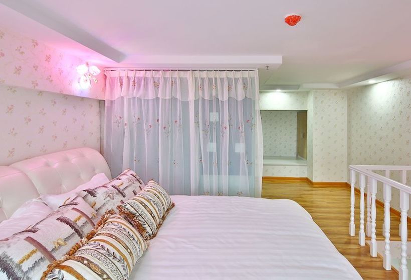 Qingdao Baiyun Apartment