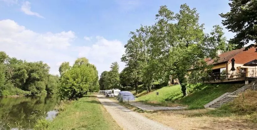 Hotelli Camping De L Ill Colmar