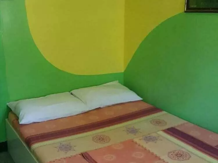 هتل Citadel Alona Inn