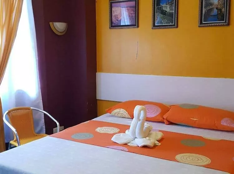 هتل Citadel Alona Inn