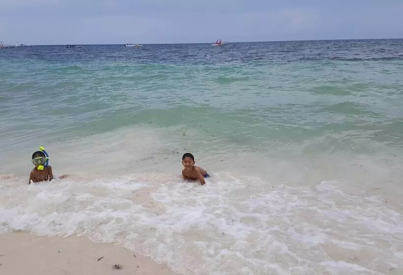 هتل Citadel Alona Inn