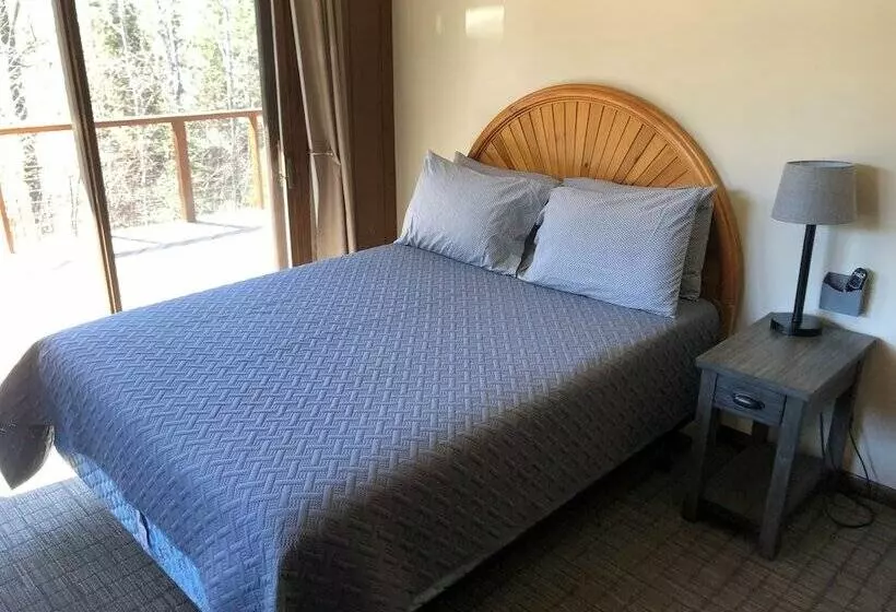 Mont Du Lac Resort
