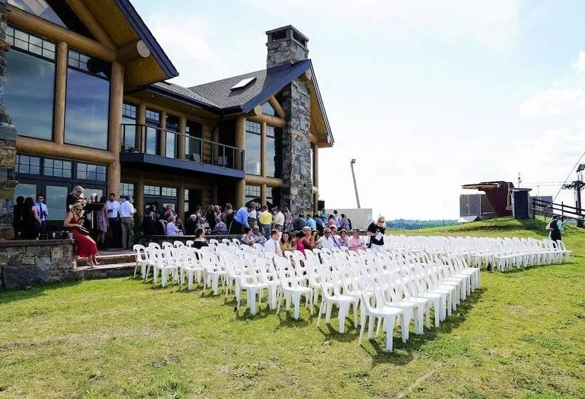 Mont Du Lac Resort