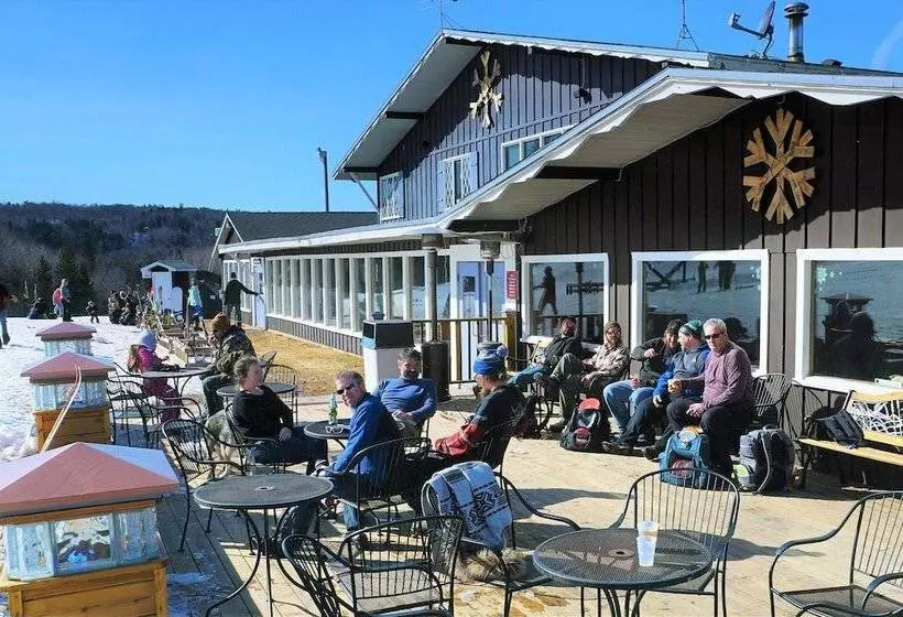 Mont Du Lac Resort