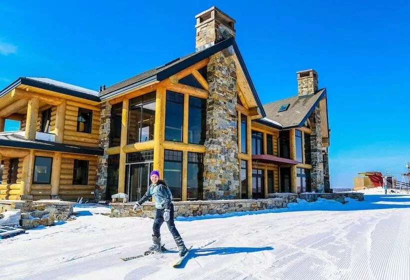 Mont Du Lac Resort