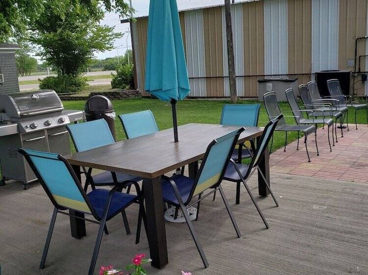 モーテル Viking Inn Llc