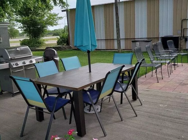 モーテル Viking Inn Llc