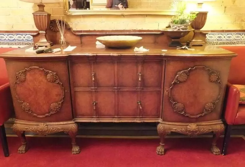 Majatalo Garfits Lodge