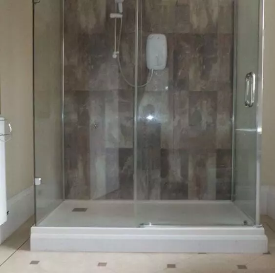 Majatalo Garfits Lodge