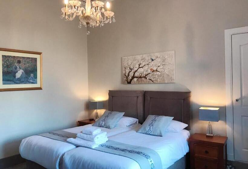 هتل Alexander Guest House