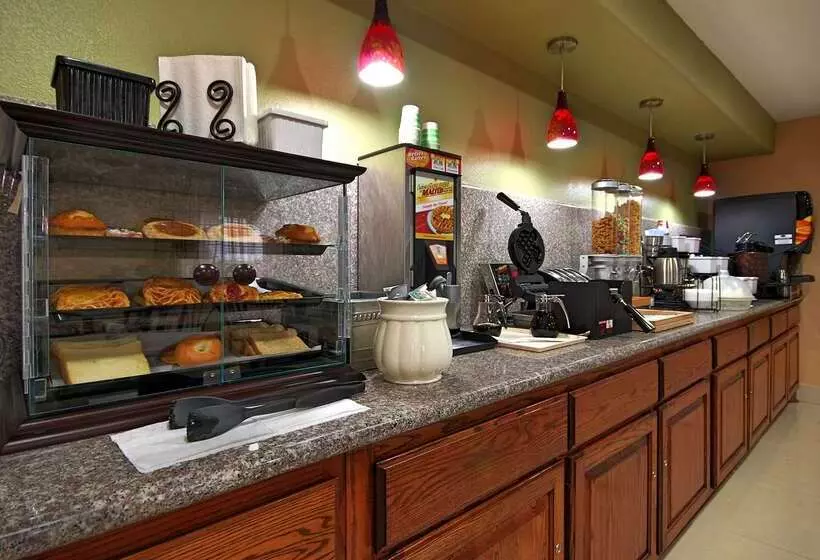 Отель Americas Best Value Inn Sinton