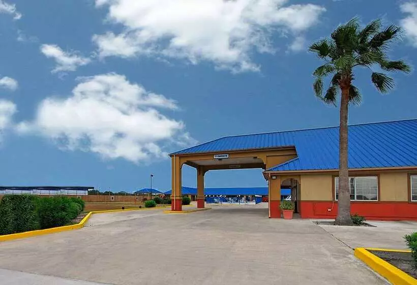 Отель Americas Best Value Inn Sinton