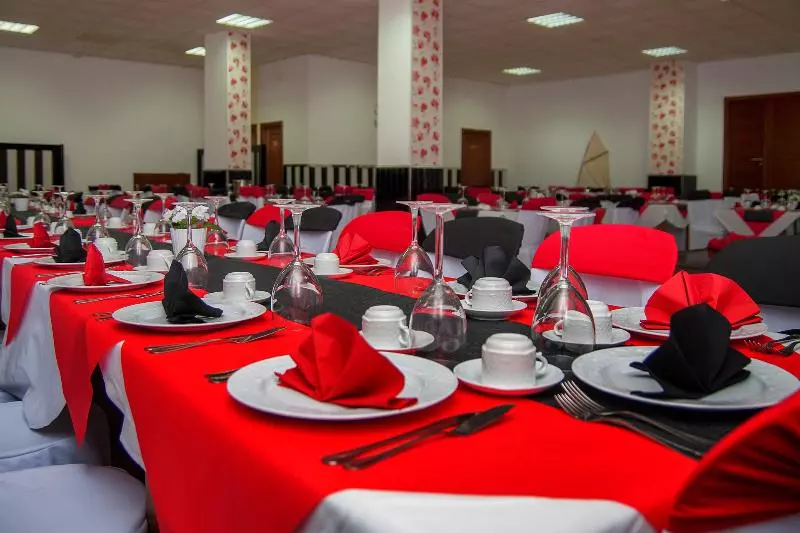 هتل Ancora Urban Center