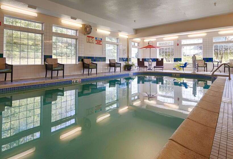 Отель Best Western Plus Des Moines West Inn & Suites