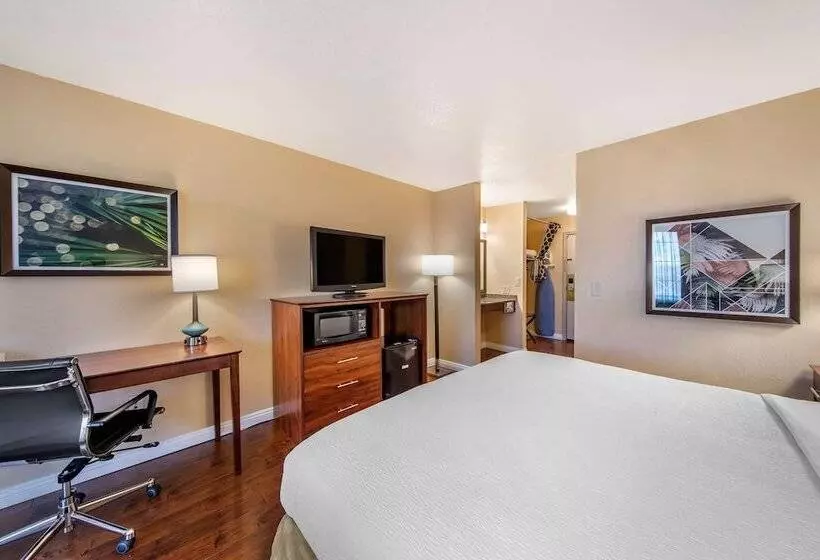 ホテル Best Western Plus John Jay Inn & Suites