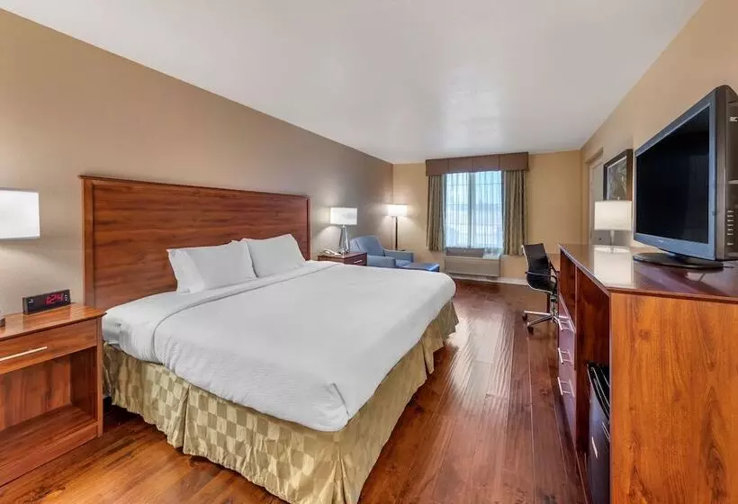 ホテル Best Western Plus John Jay Inn & Suites