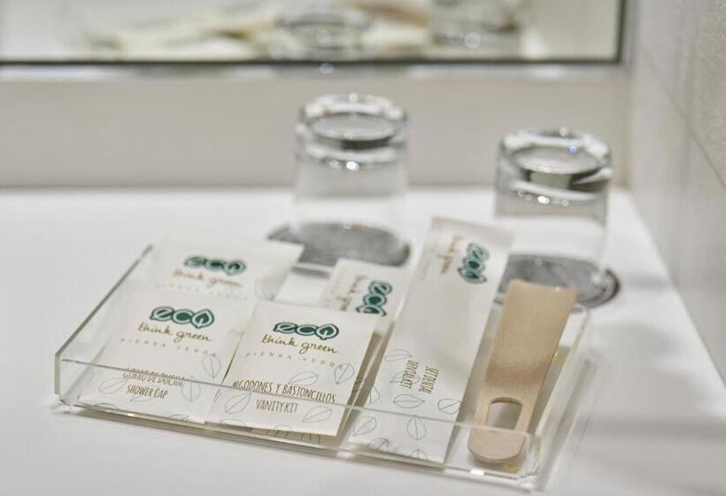 هتل Catalonia Barcelona Beach