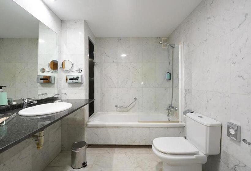 هتل Catalonia Barcelona Beach