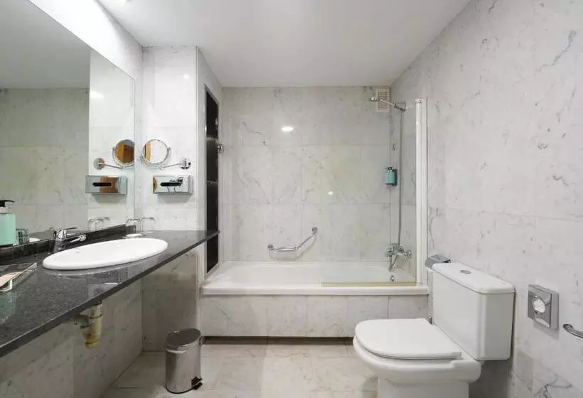 호텔 Catalonia Barcelona Beach