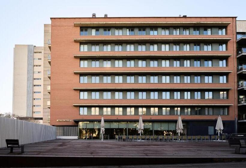 هتل Catalonia Barcelona Beach