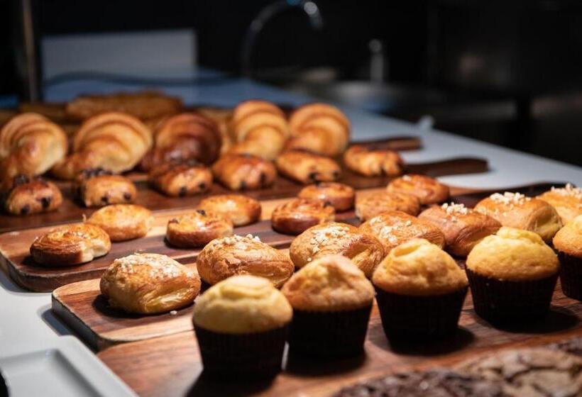 هتل Catalonia Barcelona Beach