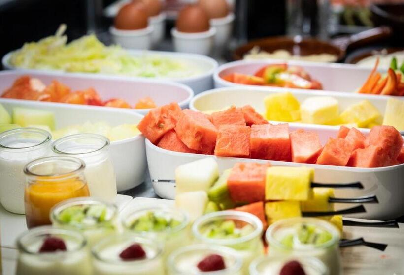 هتل Catalonia Barcelona Beach