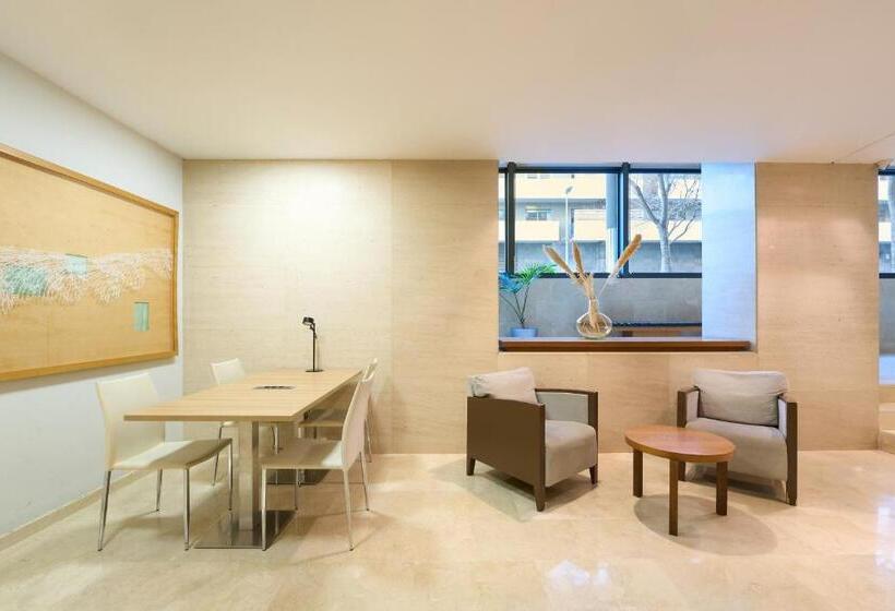 هتل Catalonia Barcelona Beach