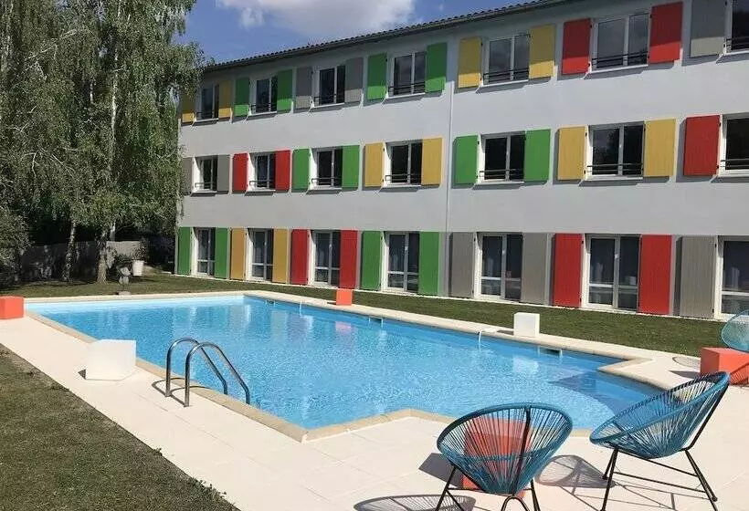 ホテル Full Colors