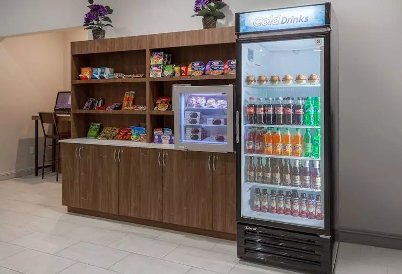 בית מלון כפרי Holiday Inn Express Laguardia Airport By Ihg