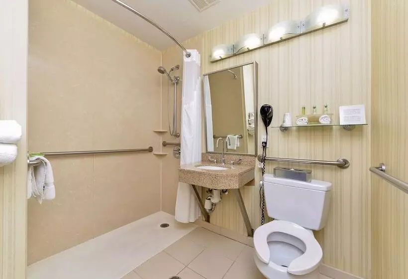 בית מלון כפרי Holiday Inn Express Laguardia Airport By Ihg