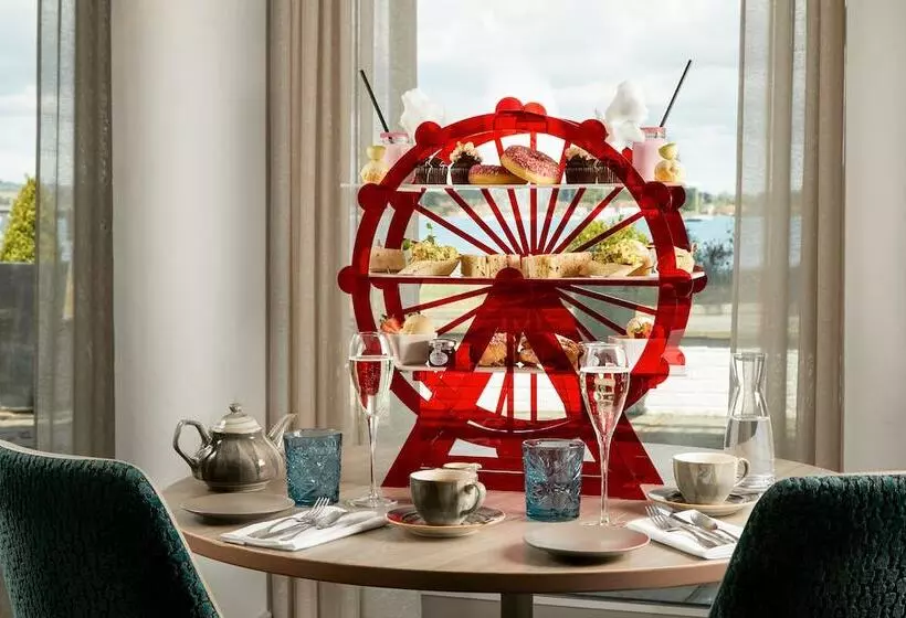 Отель Langstone Quays Resort