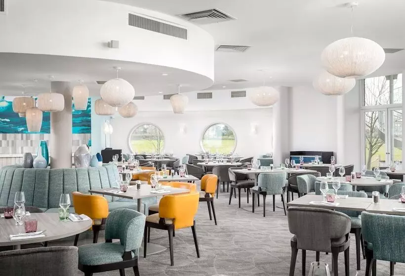 Отель Langstone Quays Resort