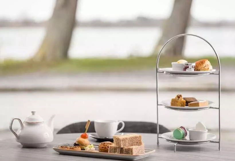 Отель Langstone Quays Resort