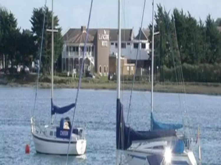 Отель Langstone Quays Resort