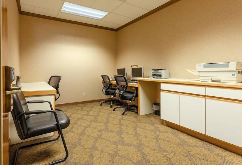 酒店 Red Roof Inn & Suites Dekalb