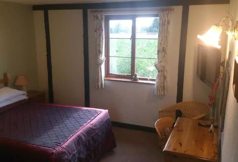 Отель Six Bells Inn