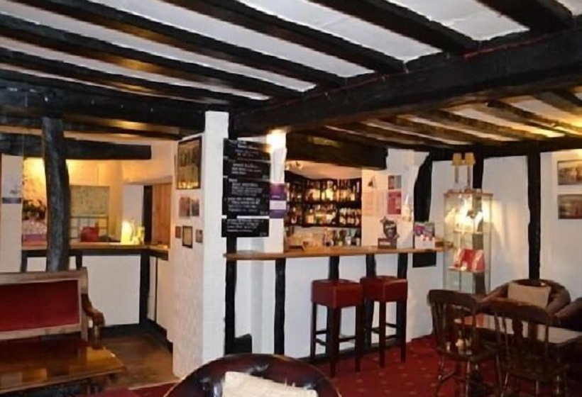 בית מלון כפרי Six Bells Inn