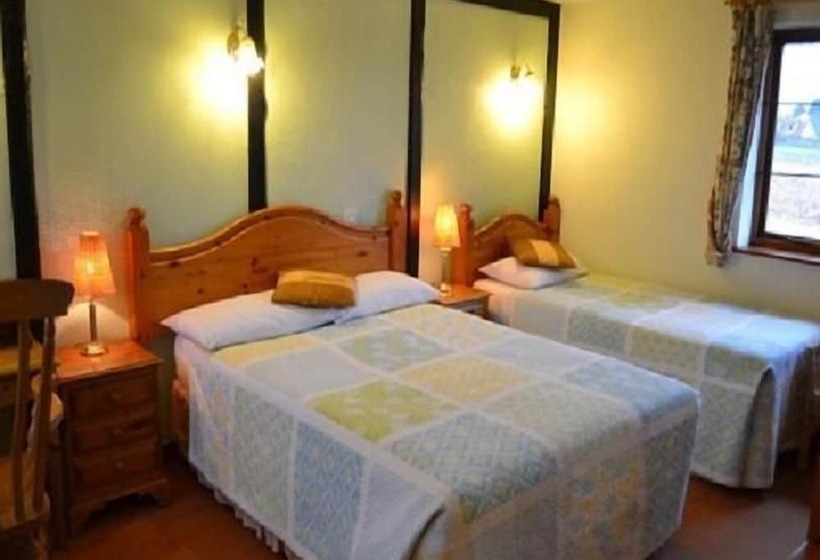 בית מלון כפרי Six Bells Inn