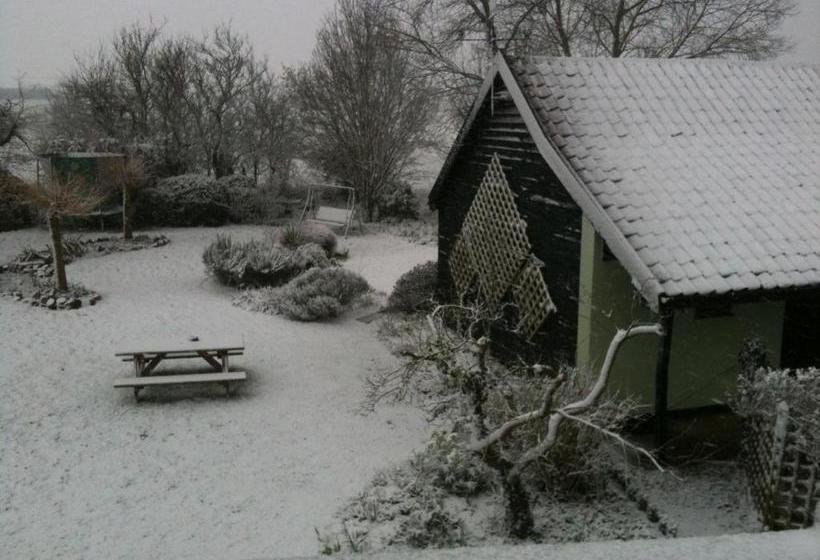 בית מלון כפרי Six Bells Inn