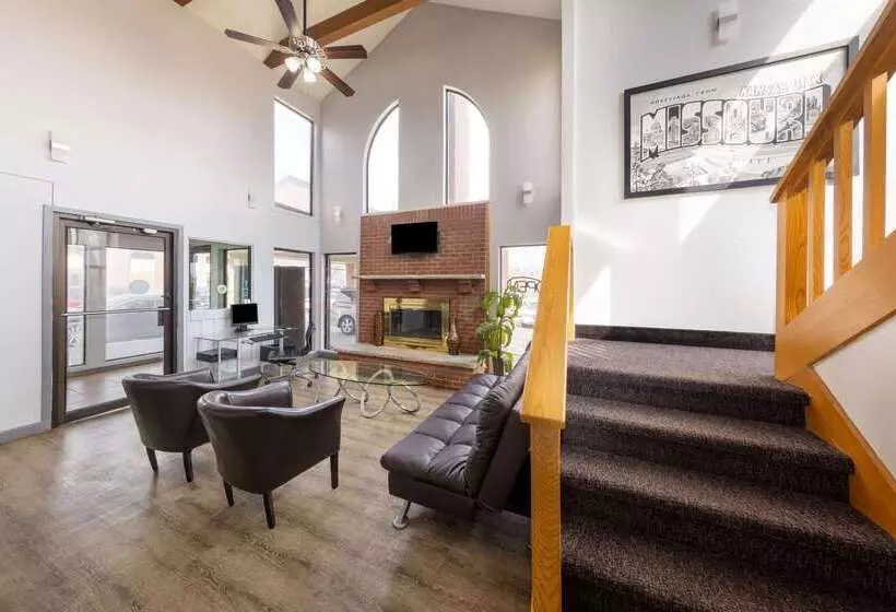 هتل Super 8 By Wyndham Kansas City Airport North