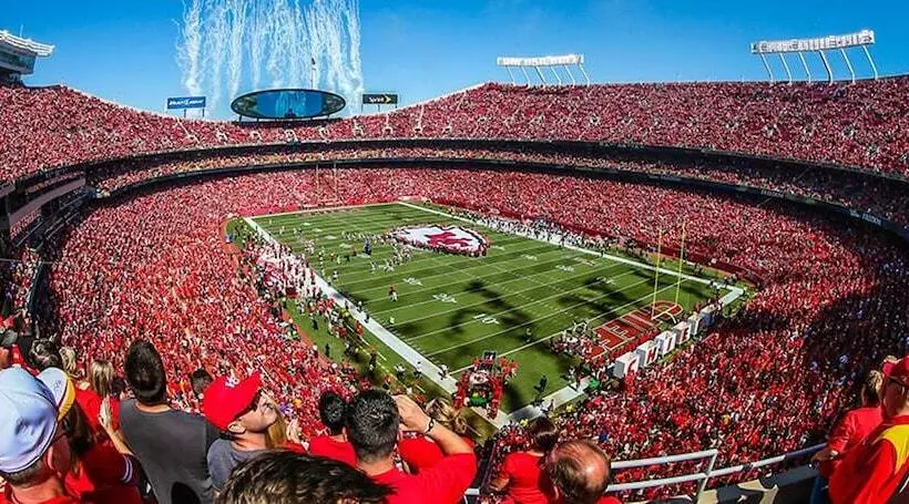 هتل Super 8 By Wyndham Kansas City Airport North