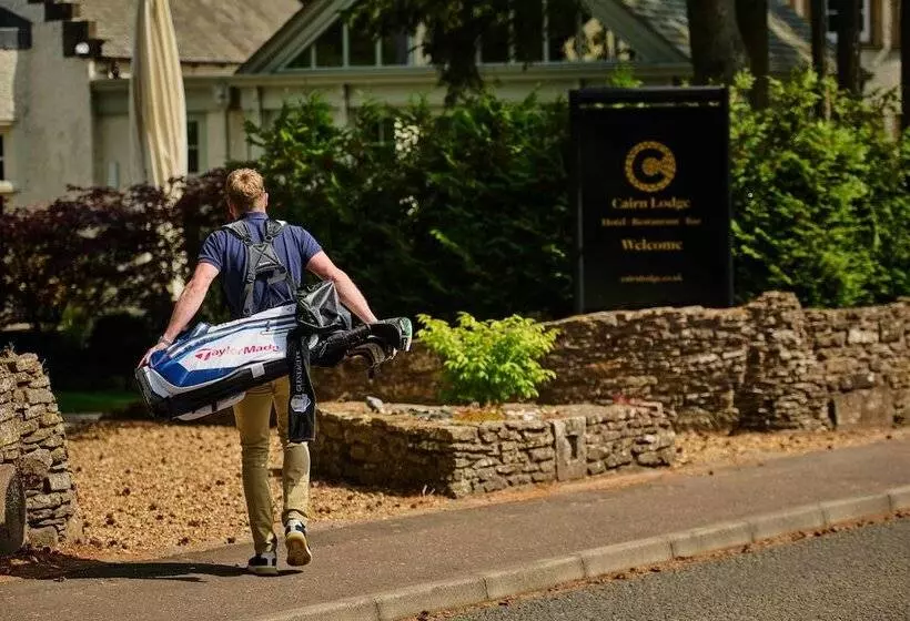 Отель Cairn Lodge