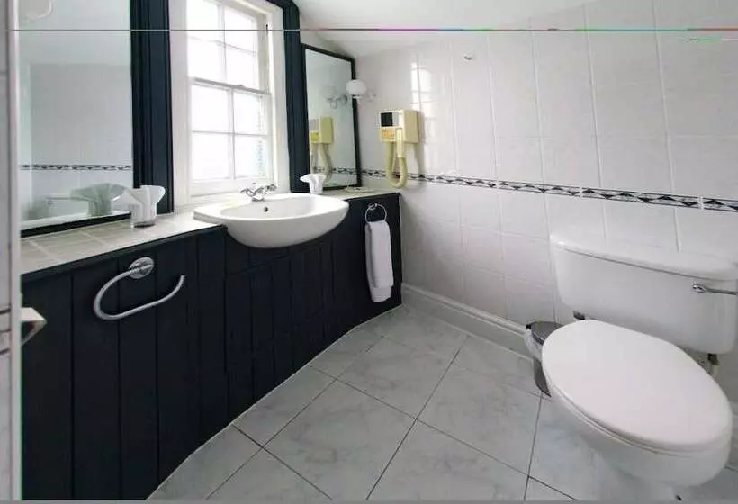 فندق Three Queens